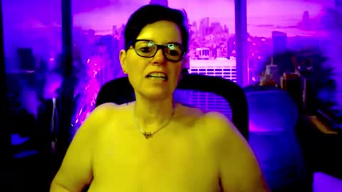 Snapshot of mollysun chatting on 04/13/26, 04:01 MollySun Nina Randmann online show from 04/13/26, 04:01