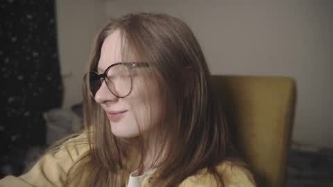 mollytucker online show from 02/02/25, 02:02