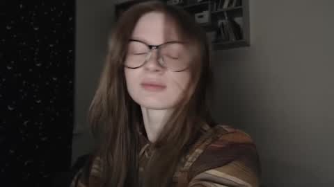 mollytucker online show from 03/05/25, 03:40