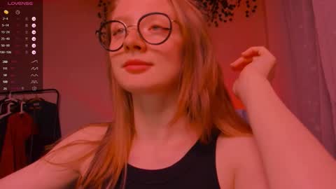 mollytucker online show from 10/17/25, 03:14