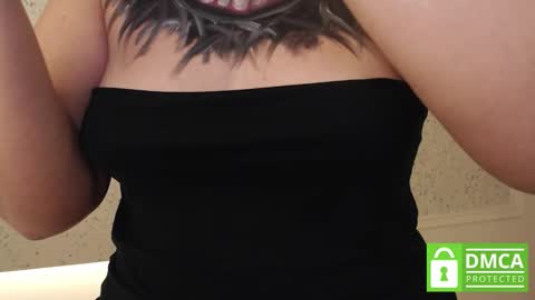 Snapshot of mollywayne chatting on 10/30/25, 04:52 Molly Join my social networks online show from 10/30/25, 04:52