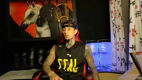 Molotov online show from 11/25/25, 03:28