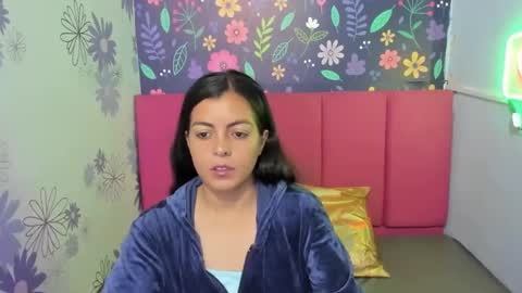 Snapshot of moly_cutte chatting on 12/09/24, 01:13 moly_cutte online show from 12/09/24, 01:13