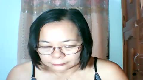 Snapshot of mombastic55 chatting on 05/21/26, 08:49 mombastic55 online show from 05/21/26, 08:49