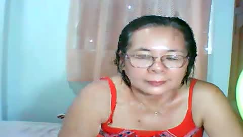 Snapshot of mombastic55 chatting on 05/26/26, 04:30 mombastic55 online show from 05/26/26, 04:30