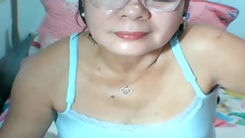 Snapshot of mombastic55 chatting on 07/02/26, 05:46 mombastic55 online show from 07/02/26, 05:46