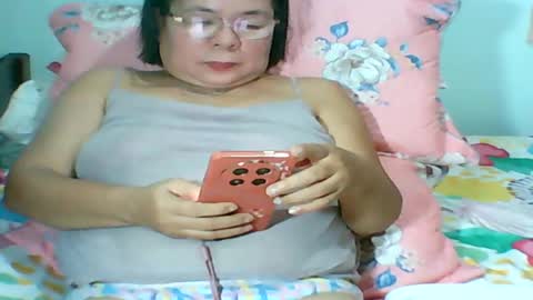 Snapshot of mombastic55 chatting on 07/03/26, 08:32 mombastic55 online show from 07/03/26, 08:32