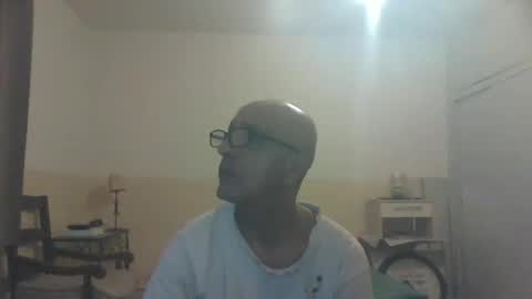 moment71200 online show from 01/04/25, 07:02