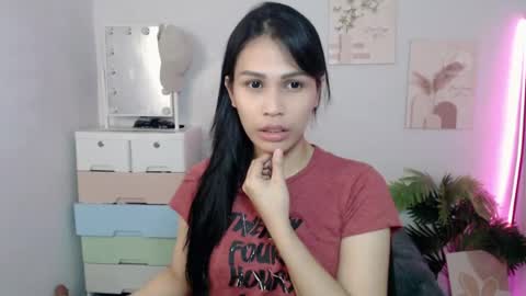 Snapshot of momi_khem019 chatting on 07/12/26, 12:29 MOMIKHEM online show from 07/12/26, 12:29