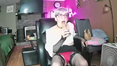 Snapshot of mommamadesissy chatting on 03/07/26, 10:07 Bink online show from 03/07/26, 10:07