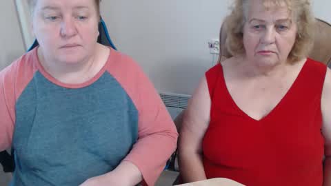 Snapshot of mommy99x chatting on 12/02/25, 09:58 Mommy99X online show from 12/02/25, 09:58