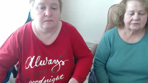 Snapshot of mommy99x chatting on 02/01/26, 08:35 Mommy99X online show from 02/01/26, 08:35