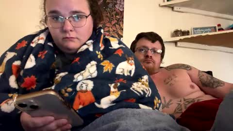 Snapshot of mommyndaddyplaytime chatting on 11/01/25, 02:41 mommyndaddyplaytime online show from 11/01/25, 02:41