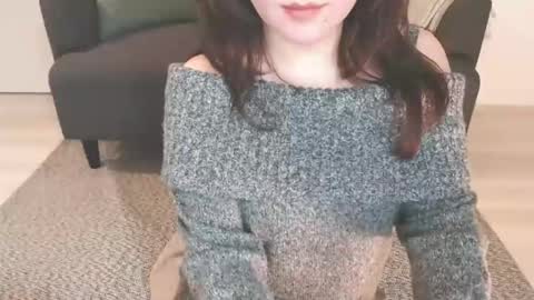 Momo online show from 01/10/25, 12:49