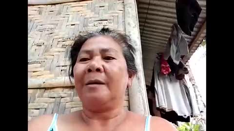 Snapshot of moms50 chatting on 04/20/26, 08:50 moms50 online show from 04/20/26, 08:50