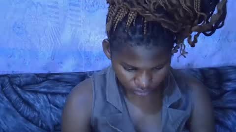 momsdoll online show from 01/12/26, 07:35