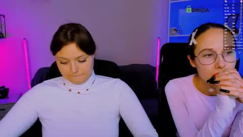 Mona  online show from 11/12/25, 08:08