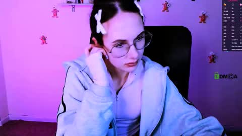 Mona  online show from 01/18/26, 09:18