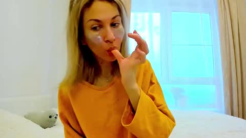 Mona online show from 03/03/25, 05:31