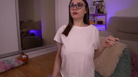 Mona Lisss online show from 11/25/25, 12:38