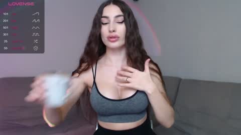 Snapshot of mona_saxxx chatting on 12/27/24, 04:43 Hey Guys im Mona. PVT is Open Please Make me CUM online show from 12/27/24, 04:43