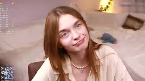 Snapshot of monabrickell chatting on 10/10/25, 10:53 Mona online show from 10/10/25, 10:53