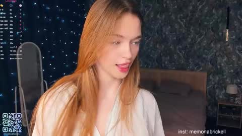 Snapshot of monabrickell chatting on 11/30/25, 07:40 Mona online show from 11/30/25, 07:40