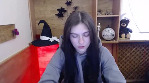 monakali online show from 11/12/25, 10:26