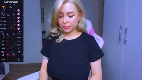 Snapshot of monalauu chatting on 12/07/24, 01:51 online show from 12/07/24, 01:51