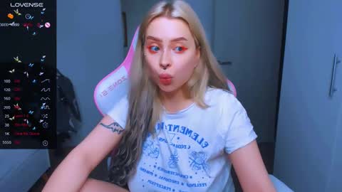 Snapshot of monalauu chatting on 01/23/25, 04:59 online show from 01/23/25, 04:59