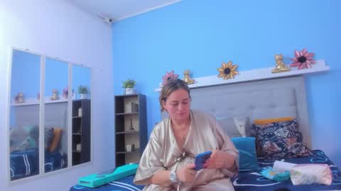 paola online show from 12/13/25, 07:53