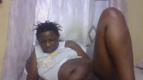 Snapshot of monalisaah chatting on 12/17/25, 11:44 monalisaah online show from 12/17/25, 11:44