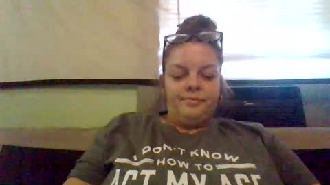 Snapshot of monamakeumoana88 chatting on 04/21/26, 08:23 monamakeumoana88 online show from 04/21/26, 08:23