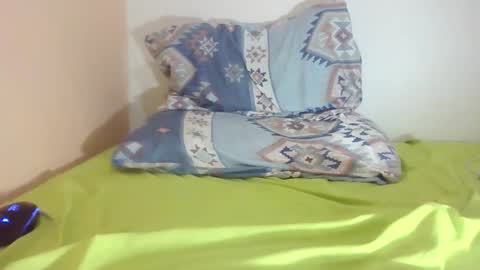 moncef122 online show from 10/14/25, 08:31