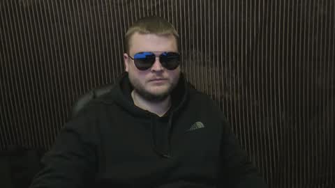 Snapshot of moneycumshot chatting on 02/24/26, 04:49 Alex online show from 02/24/26, 04:49