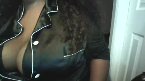 moni_simone online show from 10/21/25, 03:18