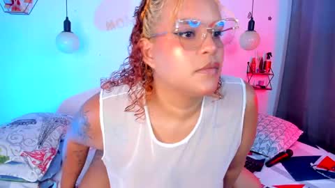 aleja      independent model       online show from 04/01/26, 05:43