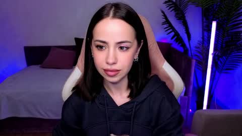 Monica online show from 04/08/26, 08:47