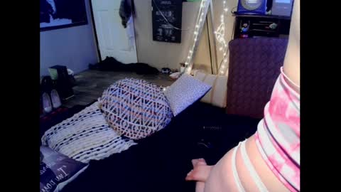 Monica online show from 01/09/25, 03:23