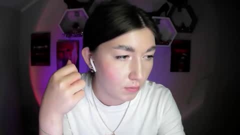 sweet girl and shine body online show from 09/19/25, 01:45