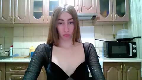 Snapshot of monica_tamayo chatting on 06/03/26, 08:14 Monica online show from 06/03/26, 08:14