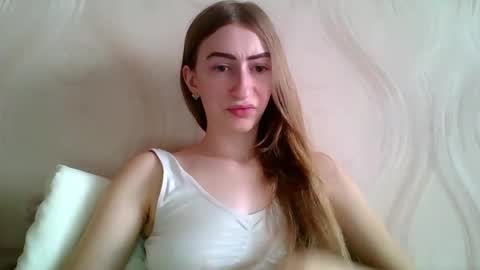 Snapshot of monica_tamayo chatting on 07/03/26, 11:27 Monica online show from 07/03/26, 11:27