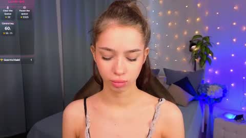 Snapshot of monica_venom chatting on 06/12/26, 02:27 Hi Im Monica online show from 06/12/26, 02:27