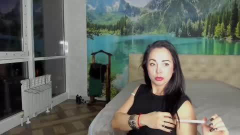 monica_weisss online show from 01/03/25, 09:05