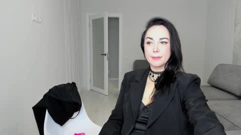 monica_weisss online show from 02/27/25, 12:32
