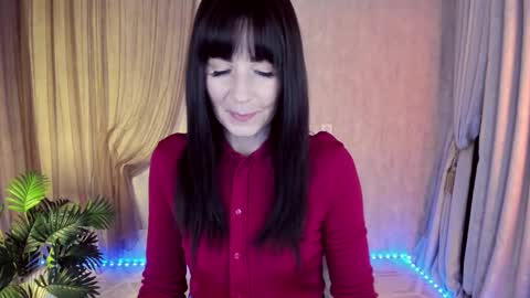 Monica online show from 12/04/25, 11:19