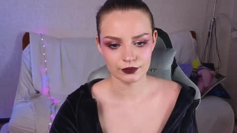 Snapshot of monicaerotic chatting on 09/09/25, 03:22 Monica erotic mmm online show from 09/09/25, 03:22