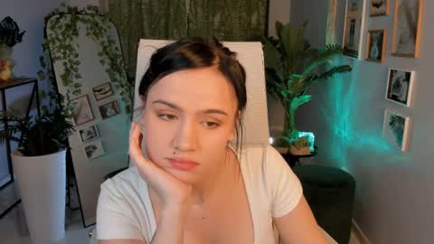 Snapshot of monicafarmer chatting on 04/04/26, 11:46 monica online show from 04/04/26, 11:46