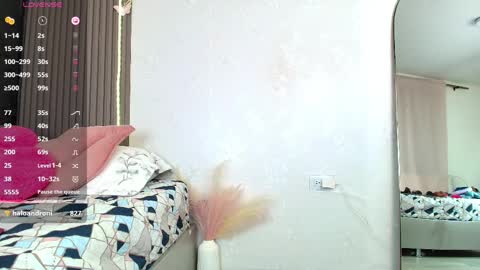 Snapshot of monicaflower chatting on 02/21/25, 12:50 Kiim online show from 02/21/25, 12:50