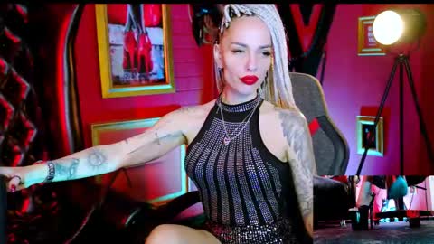 Snapshot of monicamaxwel chatting on 04/17/26, 10:40 Monika online show from 04/17/26, 10:40